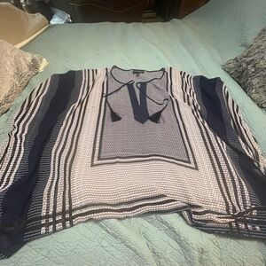 LB plus size 22/24 Navy and White sheer Patterned Tunic Top